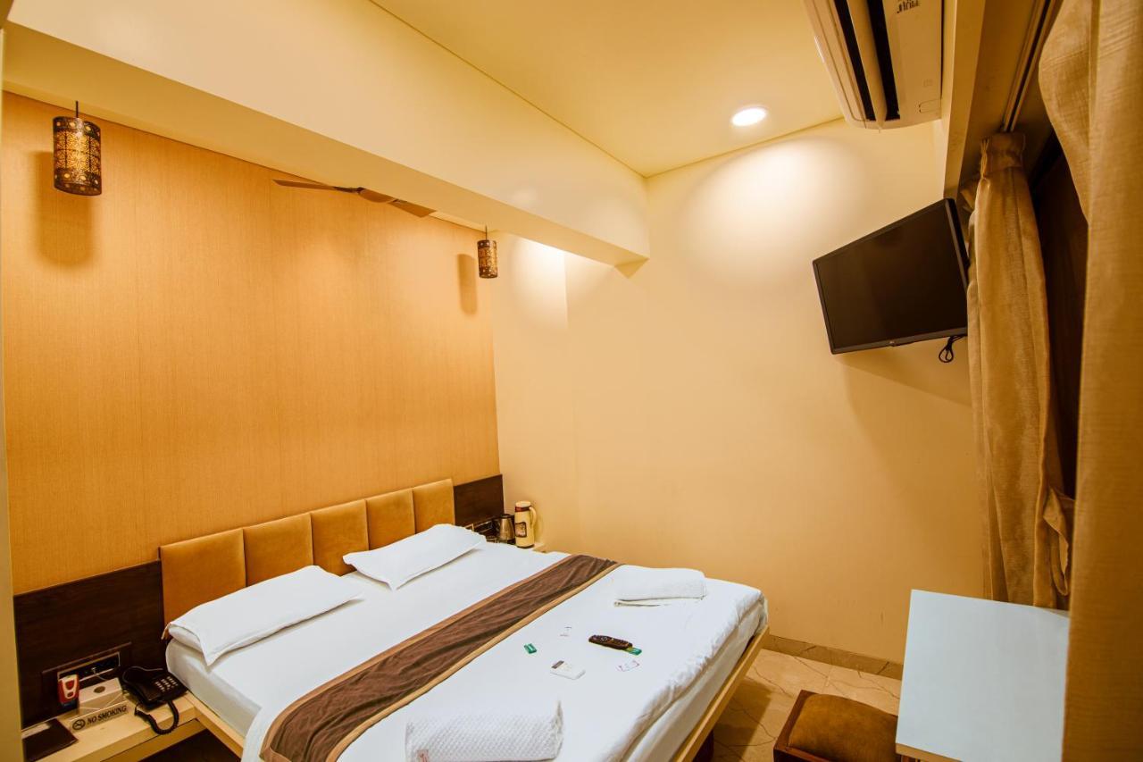 La Hotel Metro Near Bkc Bombay Eksteriør billede