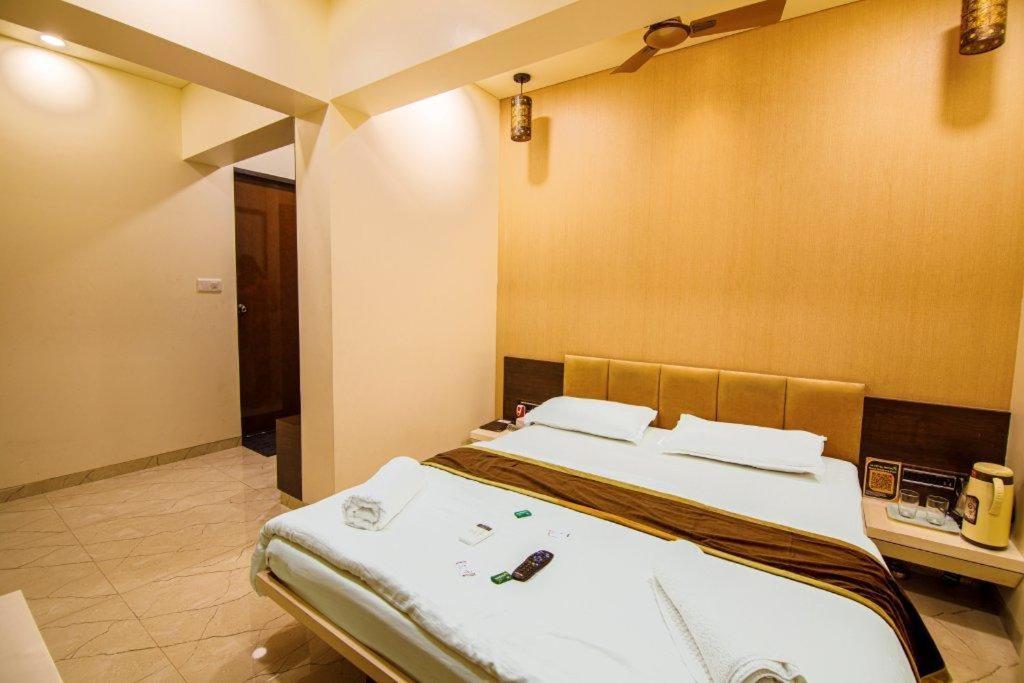La Hotel Metro Near Bkc Bombay Eksteriør billede