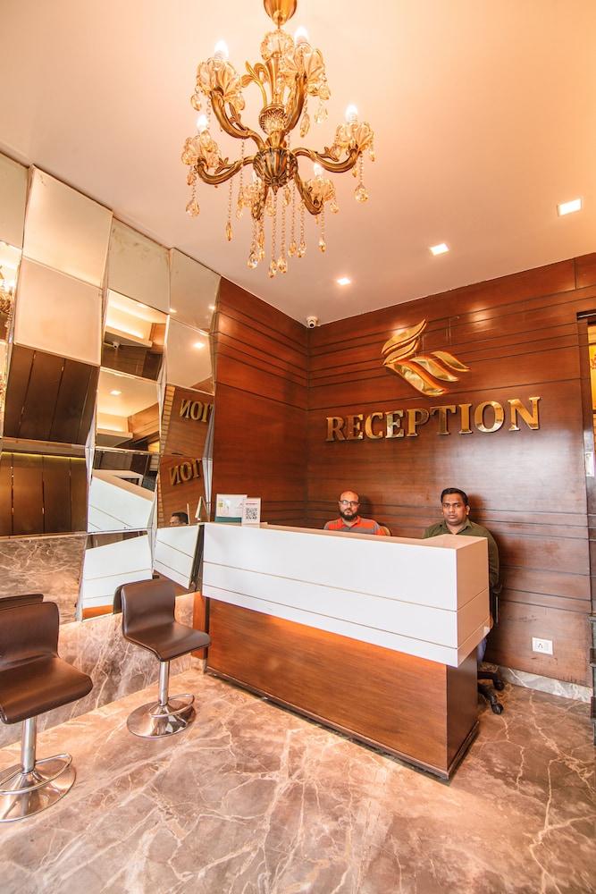 La Hotel Metro Near Bkc Bombay Eksteriør billede