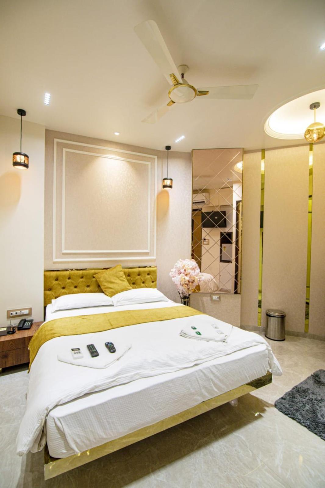 La Hotel Metro Near Bkc Bombay Eksteriør billede