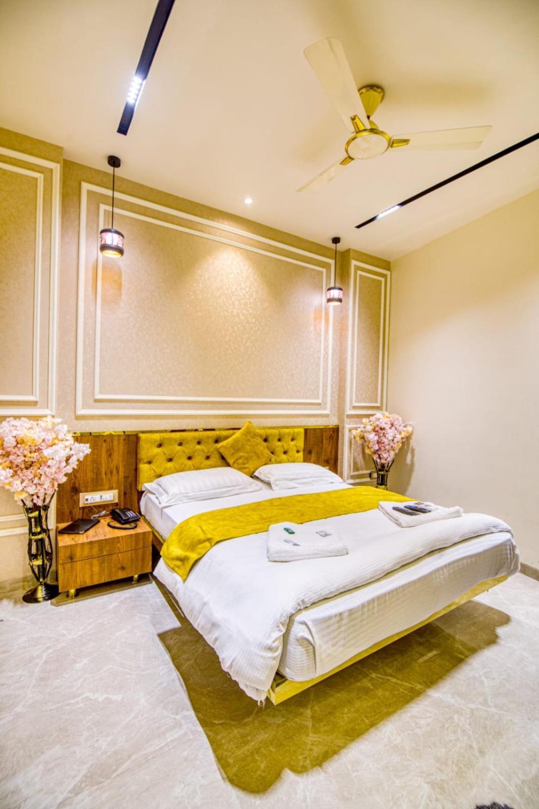 La Hotel Metro Near Bkc Bombay Eksteriør billede