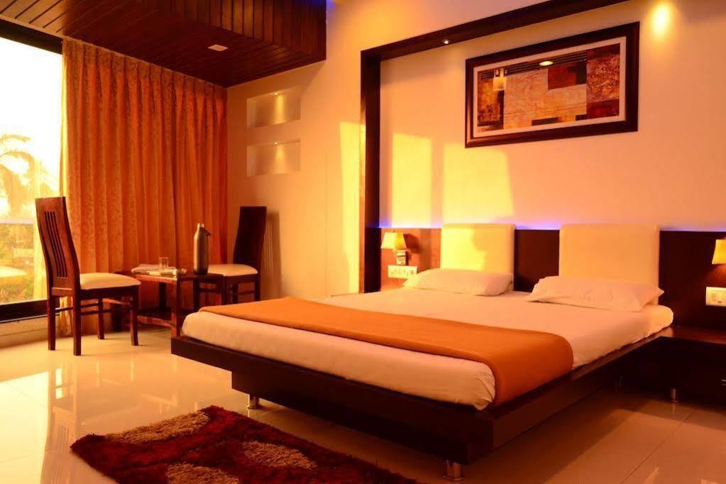 La Hotel Metro Near Bkc Bombay Eksteriør billede