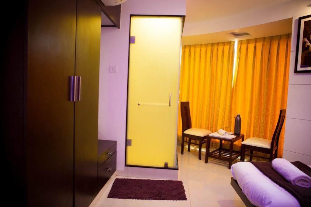 La Hotel Metro Near Bkc Bombay Eksteriør billede